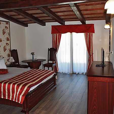 Schassburger Tor Hotel Sighisoara Room photo